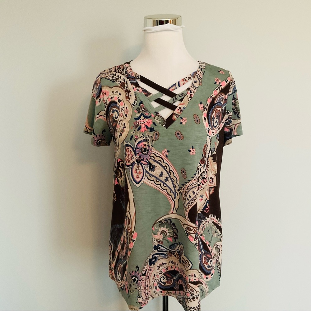 Sew in Love Women’s Short Sleeve T-Shirt Teal Paisley Pattern Short Sleeve Small